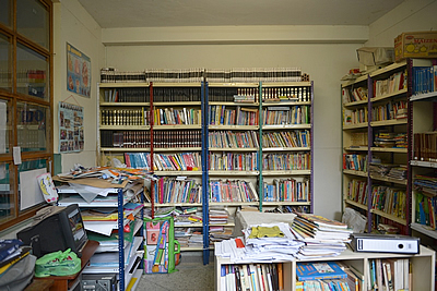 Die Bibliothek des Jugendhauses